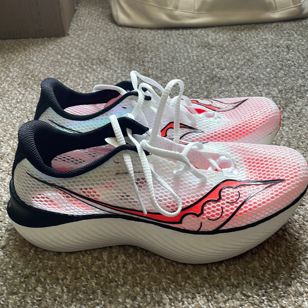 Saucony Endorphin Pro 3 SIZE: 10.5